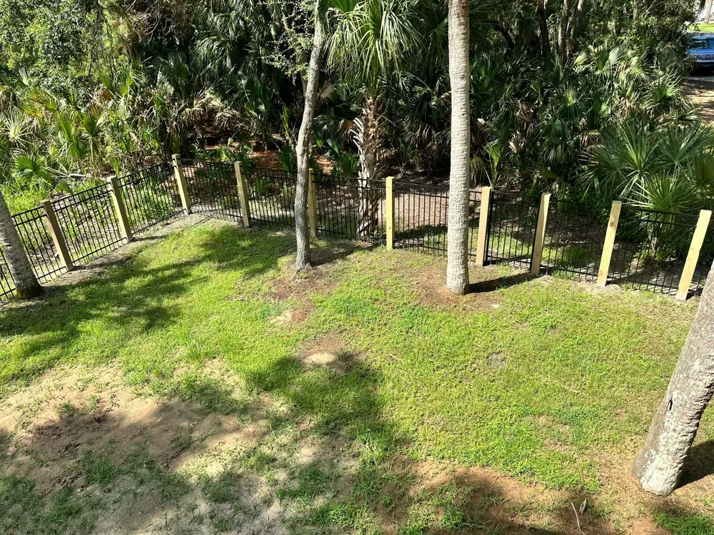 Fence and deck work from Beaufort Fence’s project portfolio